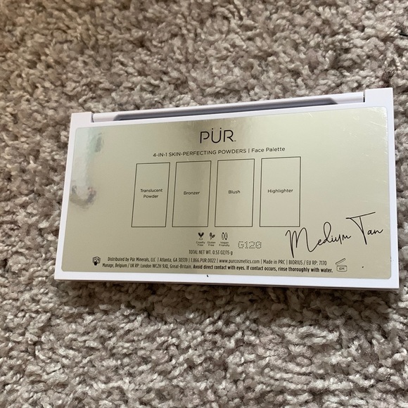 Pür 4-in-1 Skin-Perfecting Powders Face Palette - Picture 3 of 4